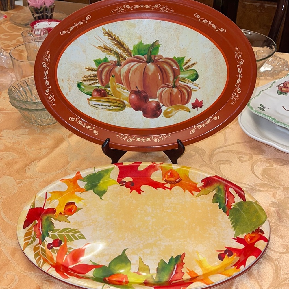 4 VINTAGE Plastic Fall ServingWare